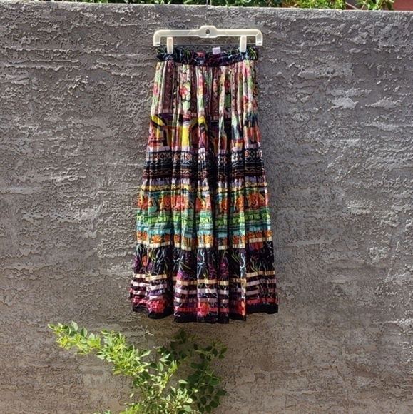 Travel Smith Boho skirt - Picture 2 of 3